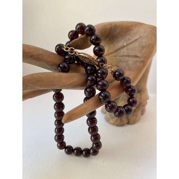 Vintage Purplish/Red Garnet/Amethyst? -  8mm 16" Choker Individually Knotted. - Picture 10 of 11